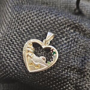 Elegant Heart-Shaped Silver Pendant